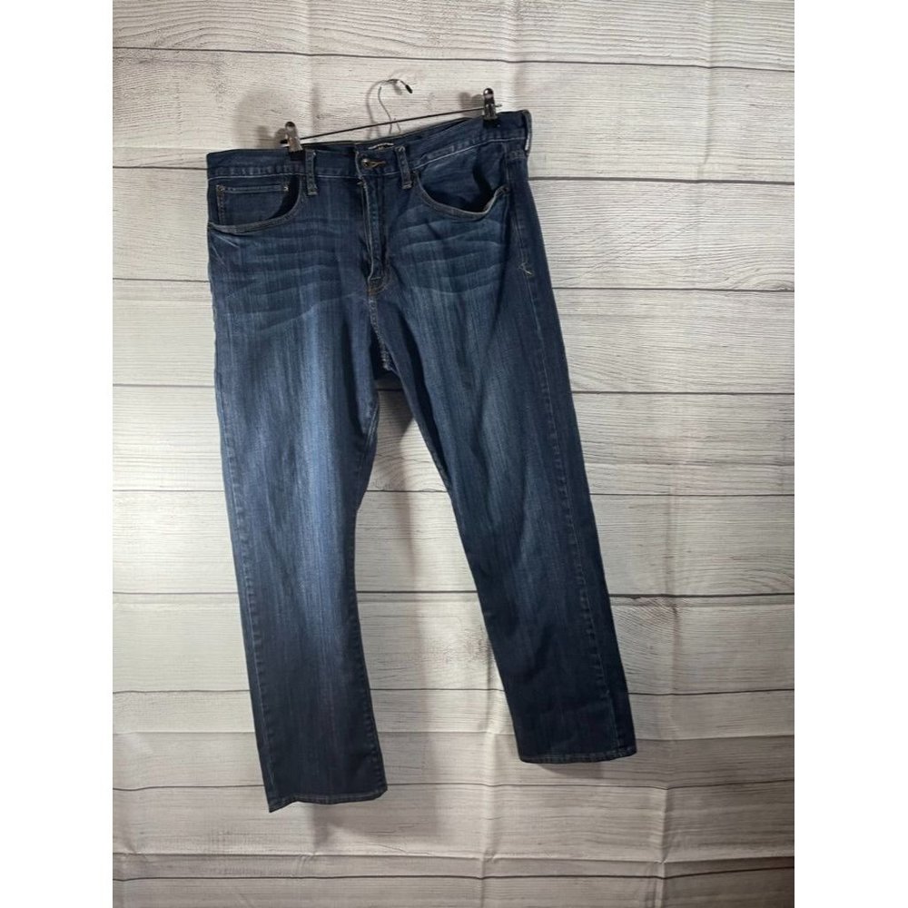 Lucky Brand Jeans - Men's Blue Denim 121 Heritage Slim Logo Jeans - Size 38 x 30
